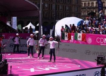 Hye-jin shoots an arrow during the women's team final at the 2017 World Archery Championships.